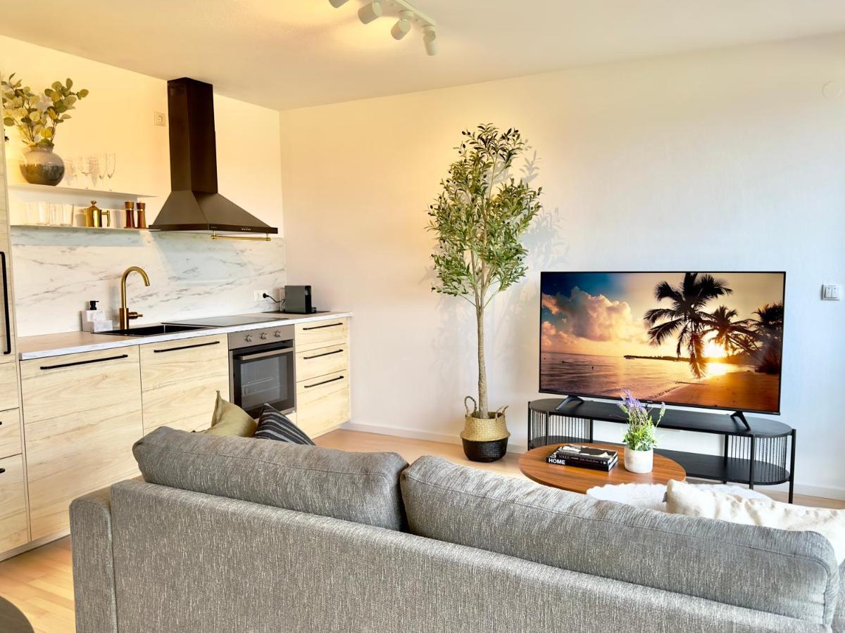 Flair Apartments Vorarlberg - Stilvolles Wohnen Nahe Bodensee & Alpen - Kueche, Balkon & Gratis Parkplatz Bregenz Buitenkant foto
