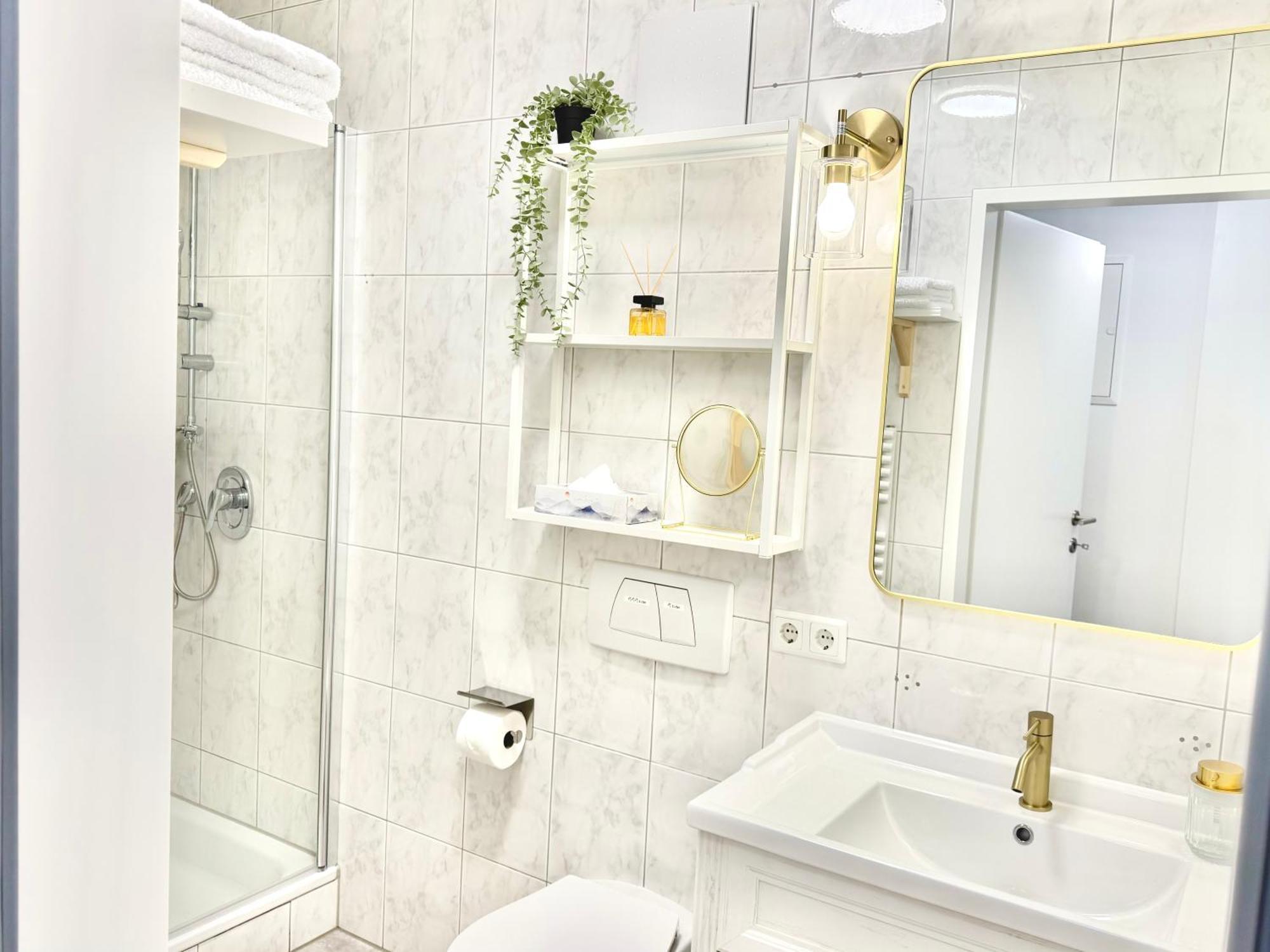 Flair Apartments Vorarlberg - Stilvolles Wohnen Nahe Bodensee & Alpen - Kueche, Balkon & Gratis Parkplatz Bregenz Buitenkant foto